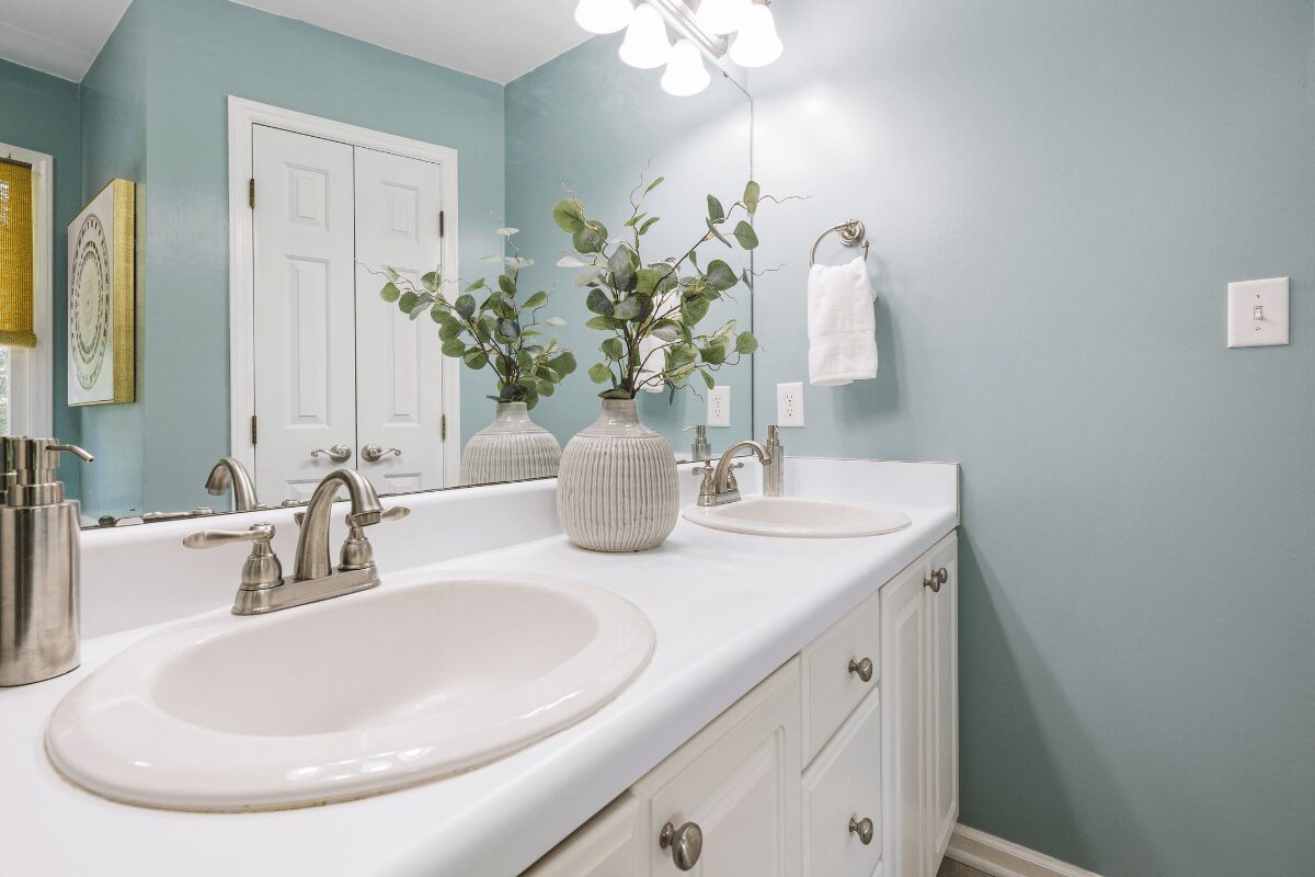 Erreurs fréquentes à éviter pour déboucher un lavabo